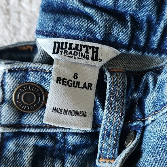 NWT Duluth Trading Co Womens Medium Wash Heritage Hi-Rise Straight Leg Jeans - Picture 6 of 9